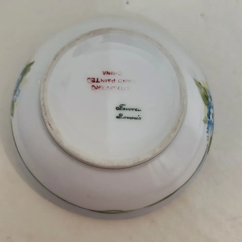 Bavarian Powder Bowl Trinket Covered Dish Gold Knob & Trim 4 In X 3 1/4 Vintage
